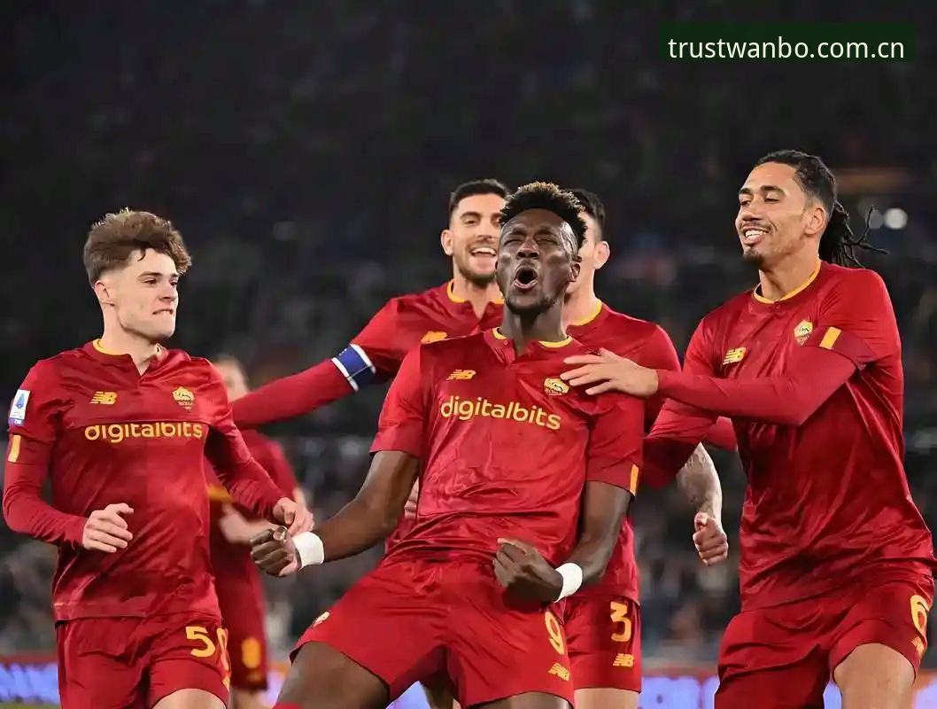 欧联杯决赛3-0完胜 vs 维拉30年冠军荒终结：埃梅里执教传奇背后的体育平台体验对比分析