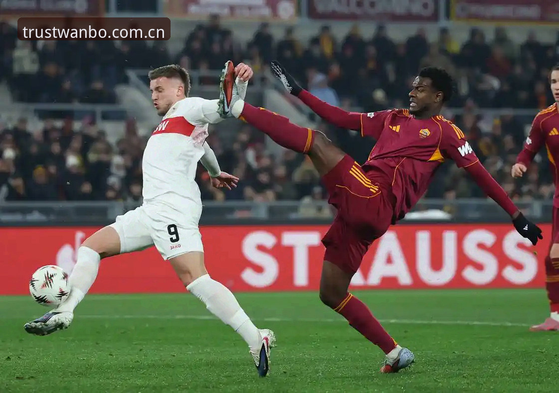 欧联杯决赛3-0完胜 vs 维拉30年冠军荒终结：埃梅里执教传奇背后的体育平台体验对比分析